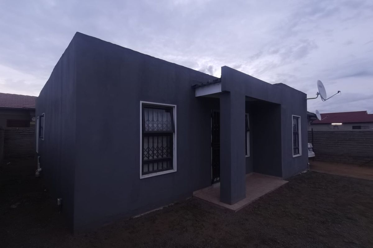 Charming 3-bedroom house for sale in Vanderbijlpark Central - Photo 3