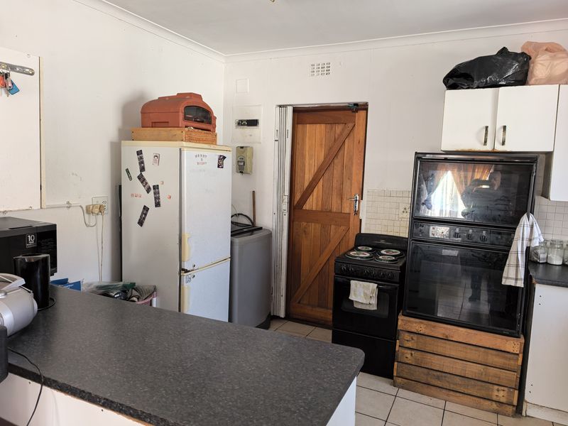 Renovator’s Dream with Table Mountain Views - Photo 2