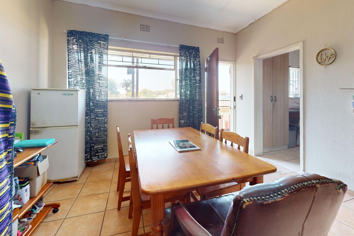 Harcourts Live Luxury NON-Distressed Auction – Bidding Starting From R450,000 - Photo 5