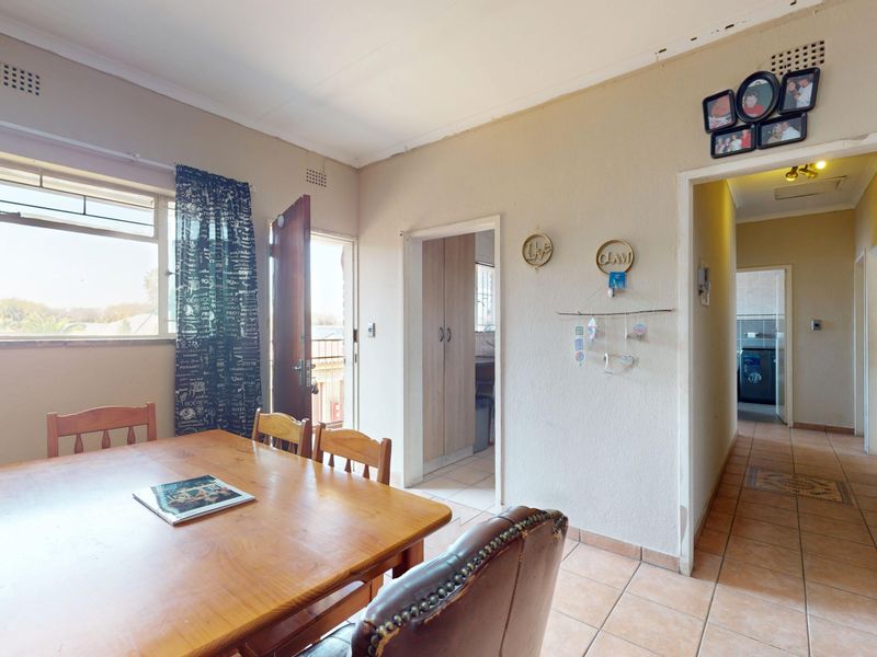 Harcourts Live Luxury NON-Distressed Auction – Bidding Starting From R450,000 - Photo 1