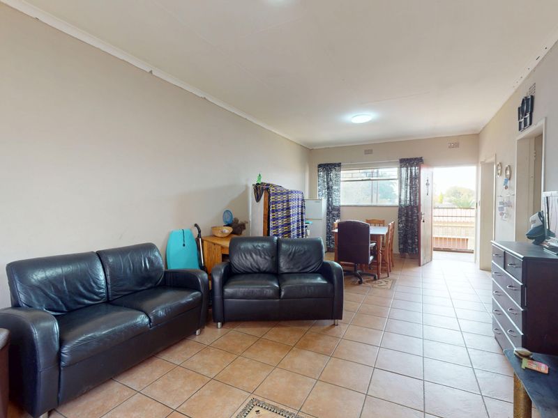 Harcourts Live Luxury NON-Distressed Auction – Bidding Starting From R450,000 - Photo 7