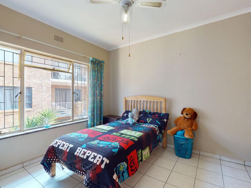 Harcourts Live Luxury NON-Distressed Auction – Bidding Starting From R450,000 - Photo 8