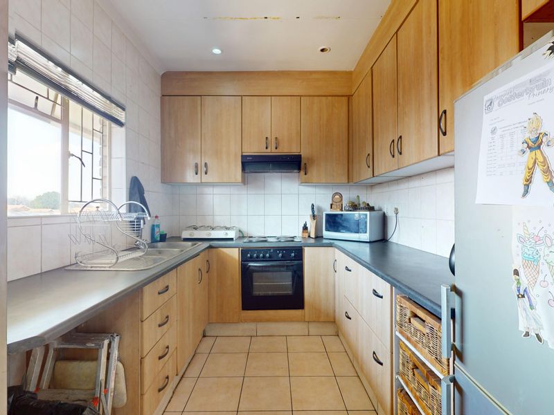 Harcourts Live Luxury NON-Distressed Auction – Bidding Starting From R450,000 - Photo 2