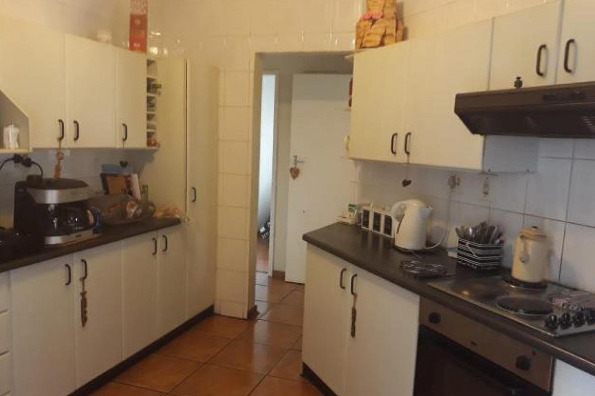 Pre-Hammer SALE– SECURE this property before auction  PRIME Residence in Sunward Park - Photo 5