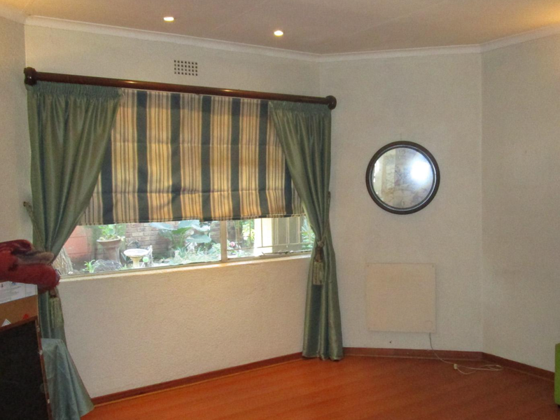 Pre-Hammer SALE– SECURE this property before auction  PRIME Residence in Sunward Park - Photo 7
