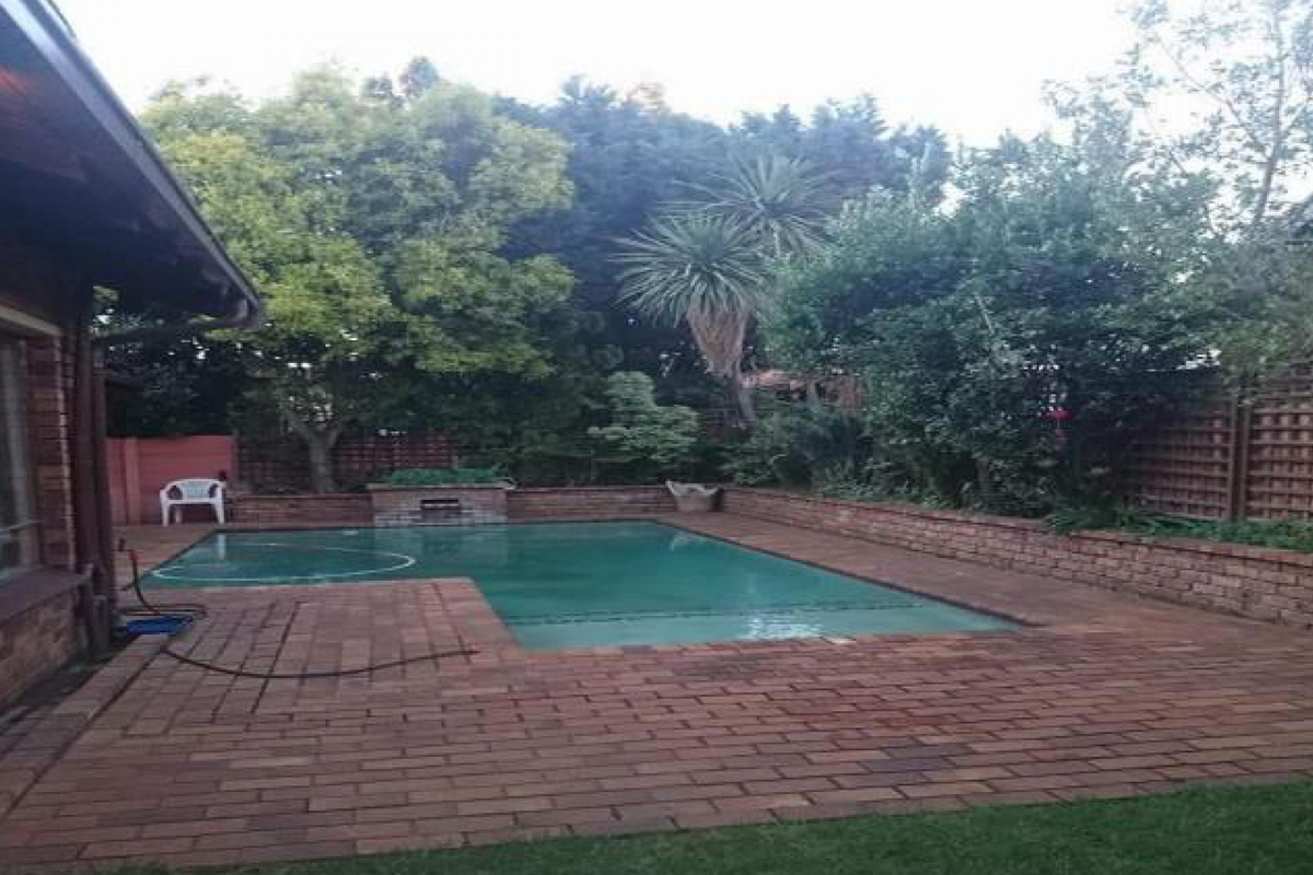 Pre-Hammer SALE– SECURE this property before auction  PRIME Residence in Sunward Park - Photo 2