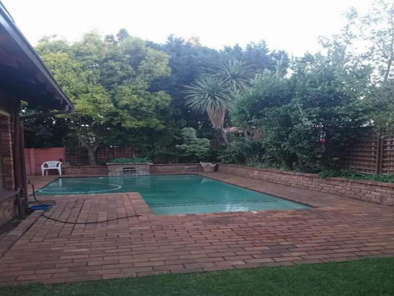 Pre-Hammer SALE– SECURE this property before auction  PRIME Residence in Sunward Park - Photo 2
