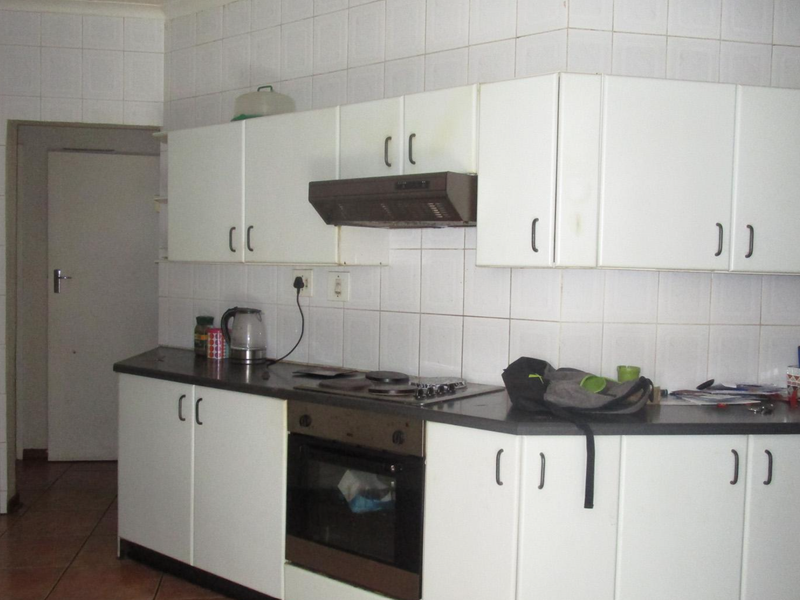 Pre-Hammer SALE– SECURE this property before auction  PRIME Residence in Sunward Park - Photo 4