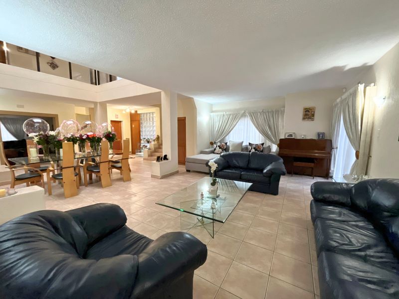 5-Bed Freestanding Space in Secure Bedfordview Complex with Beautiful Character - Photo 6