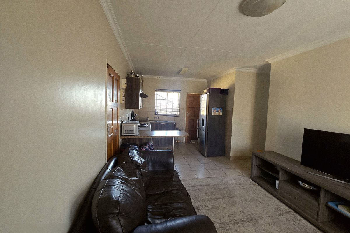 3 Bedroom House in Tasbet Park Ext 3 - Photo 3