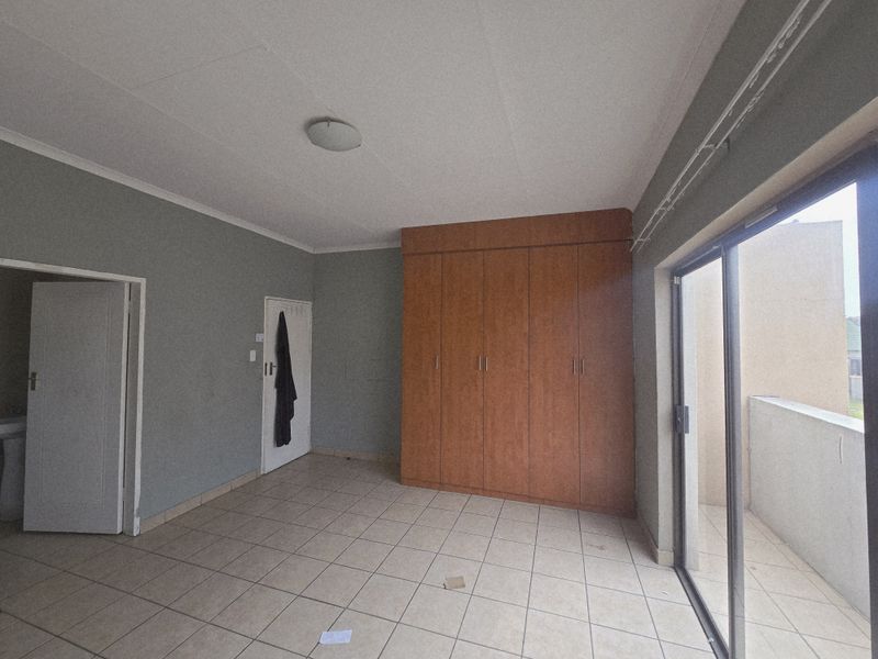 Spacious 3 Bedroom Apartment in Tasbet Park - Photo 10