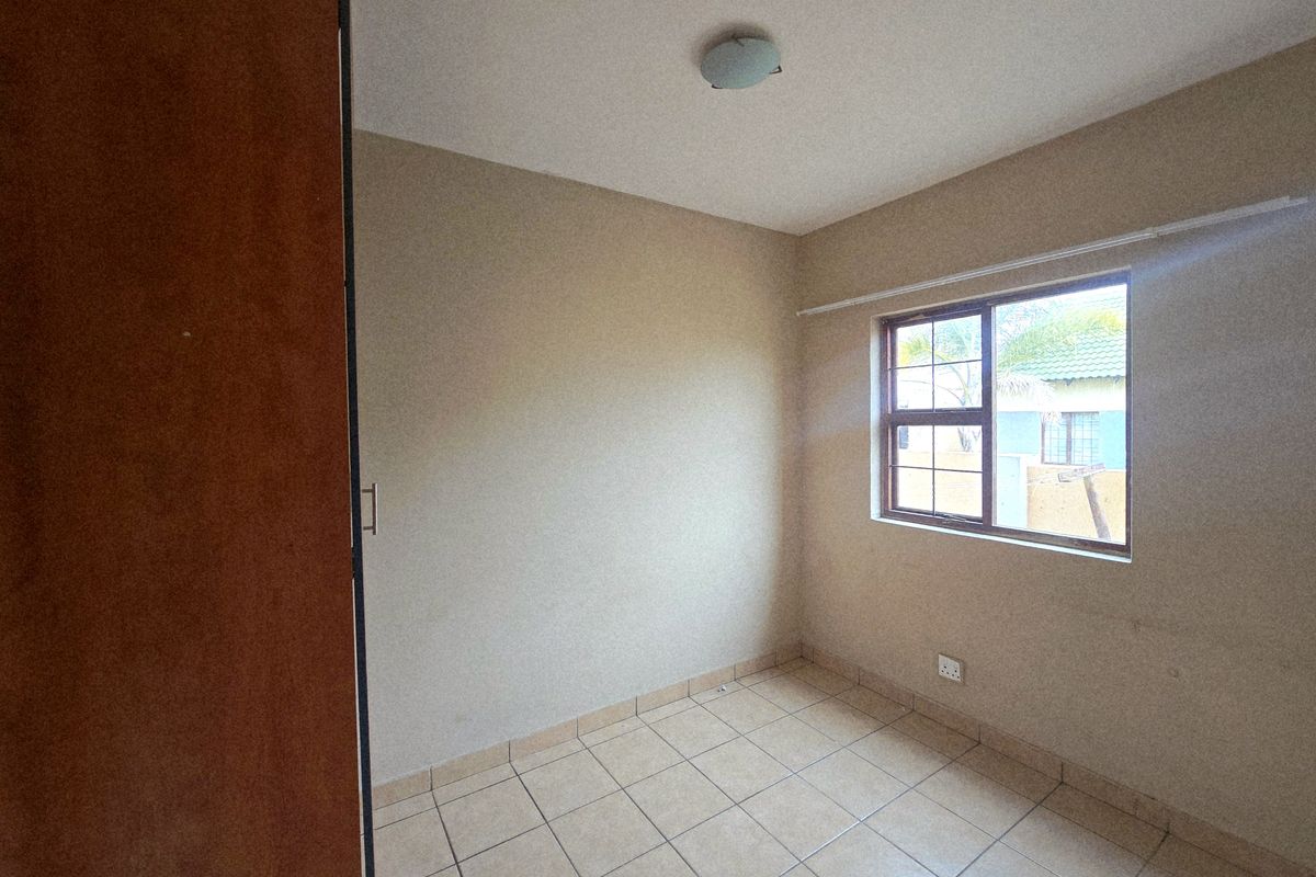 Spacious 3 Bedroom Apartment in Tasbet Park - Photo 5