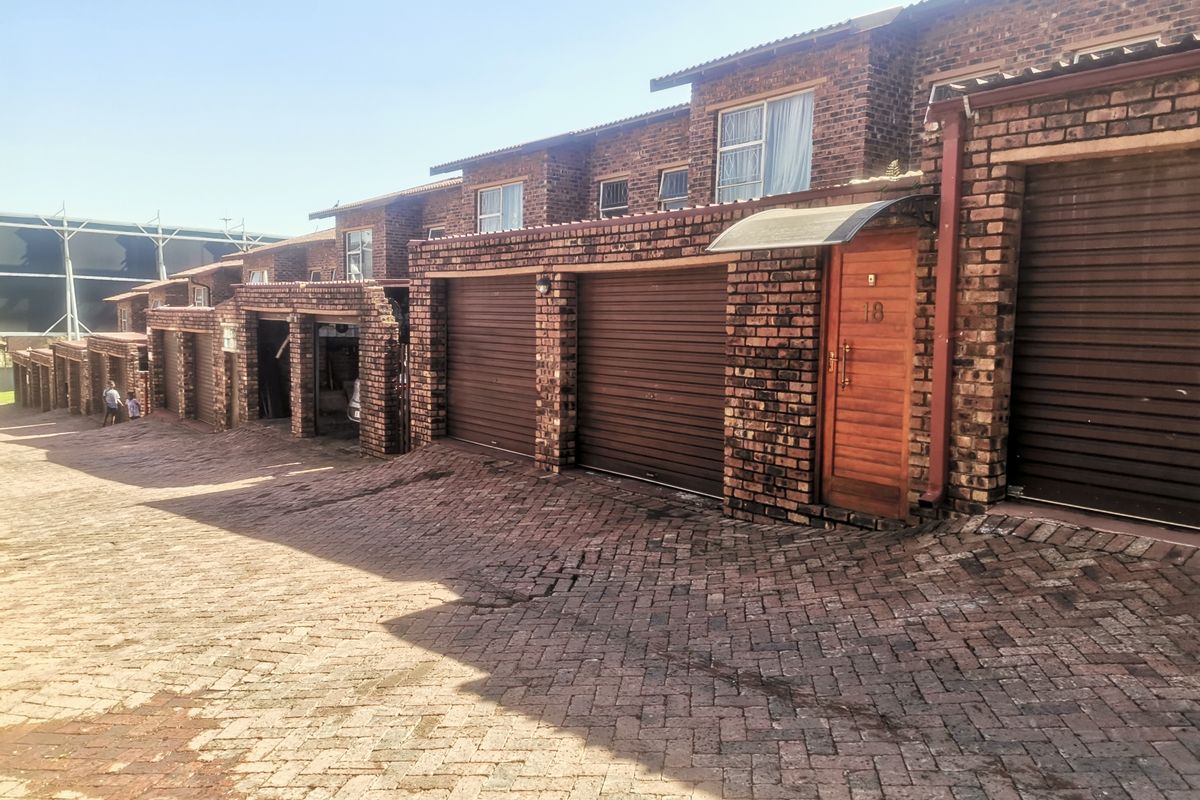 Duplex For Sale In Sandton - Photo 2