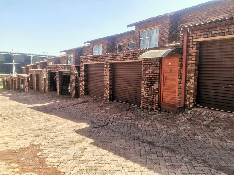 Duplex For Sale In Sandton - Photo 2