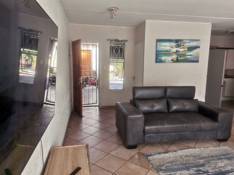 Duplex For Sale In Sandton - Photo 6