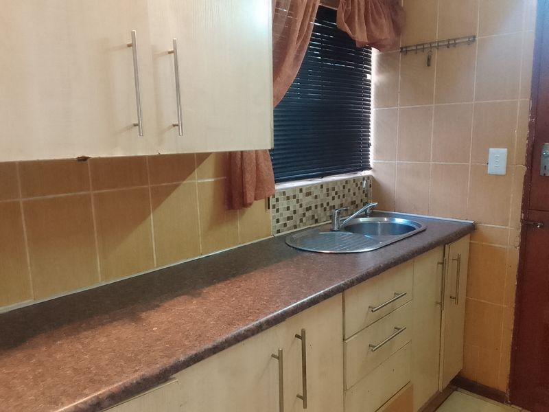 Neat & Low-Maintenance Family Home Near a Primary School Geelhoutpark Ext 9 - Photo 9