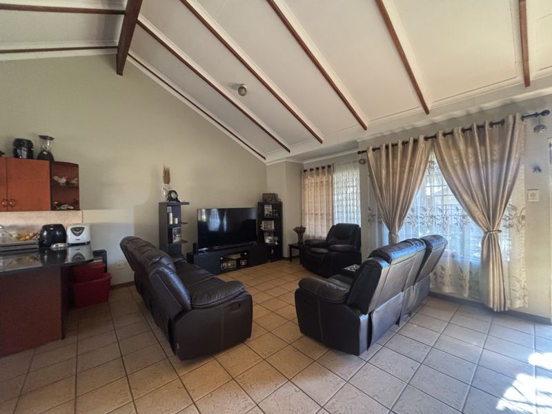 Perfect Starter For Sale - Exclusive Agent - Photo 5