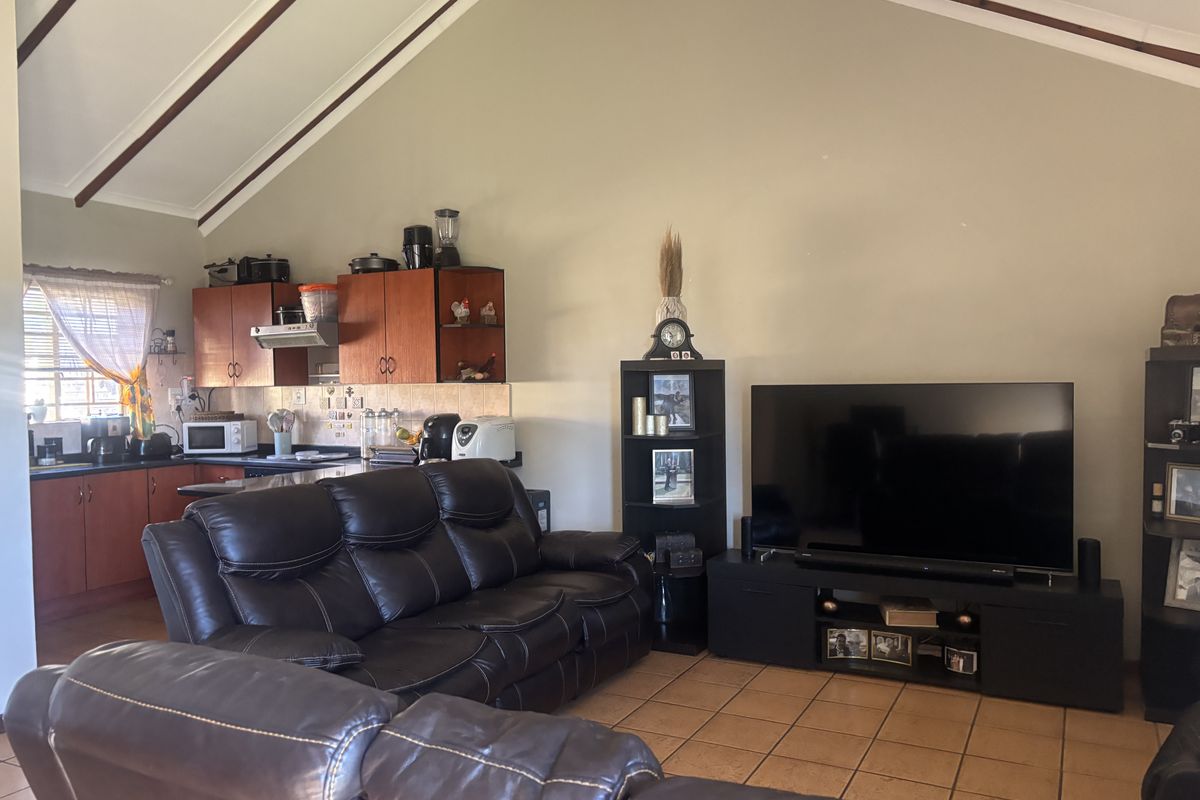 Perfect Starter For Sale - Exclusive Agent - Photo 4