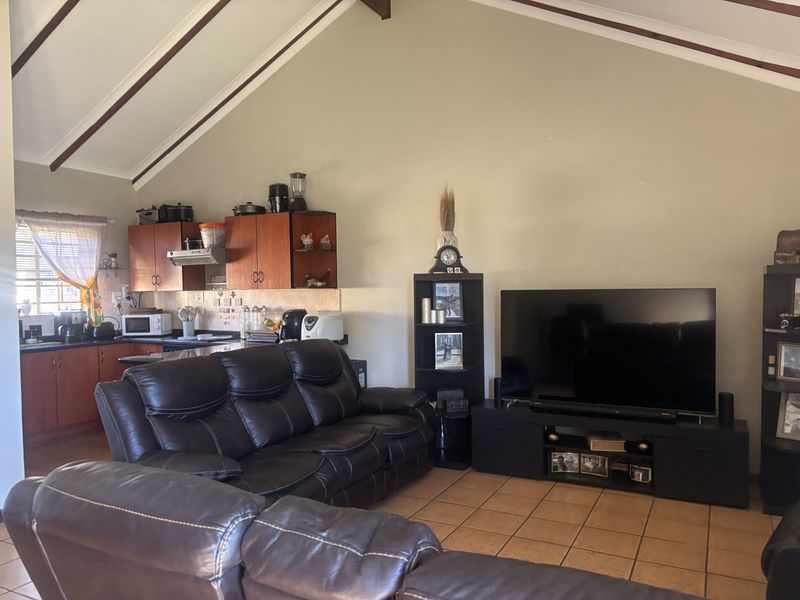 Perfect Starter For Sale - Exclusive Agent - Photo 4