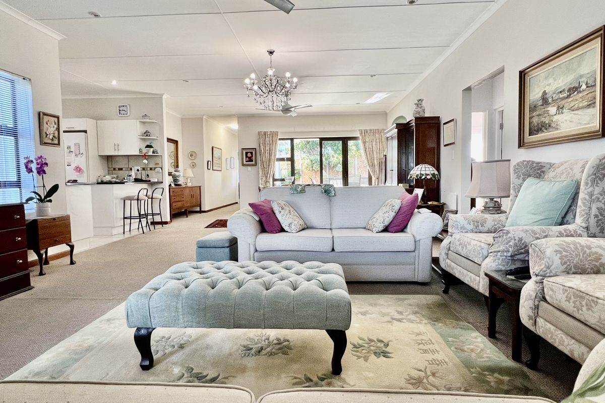 House For Sale In Stilbaai - Photo 3