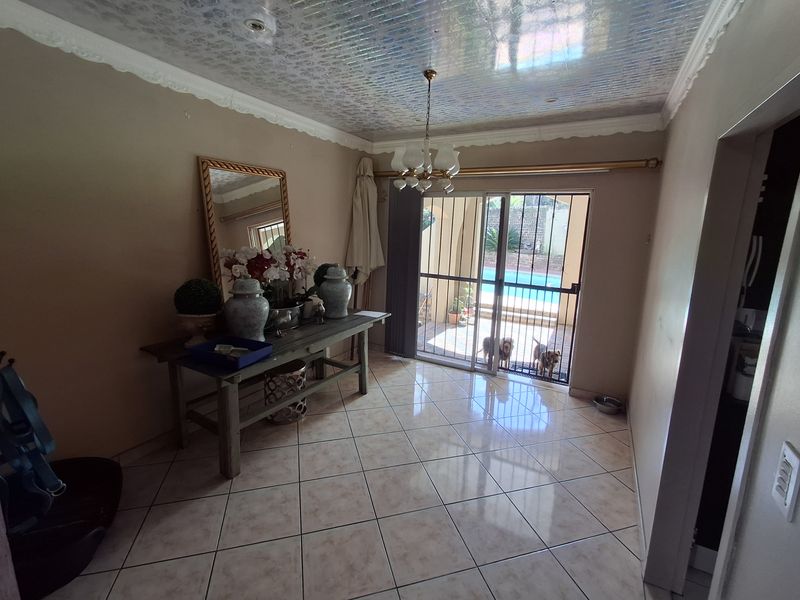 4 Bedroom house in Aviary Hill - Photo 8
