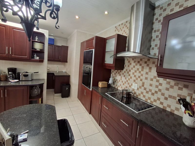 4 Bedroom house in Aviary Hill - Photo 10