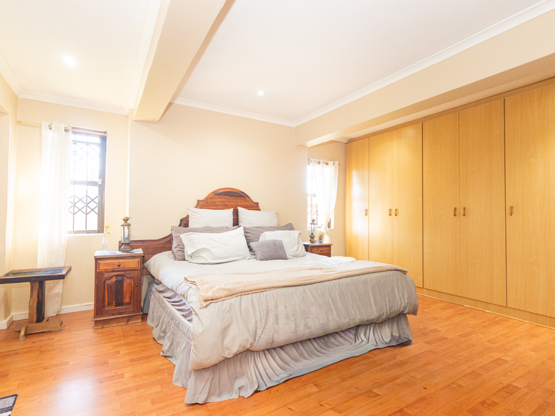 Spacious Family Living & Entertainer’s Dream in D’urbanvale - Photo 6