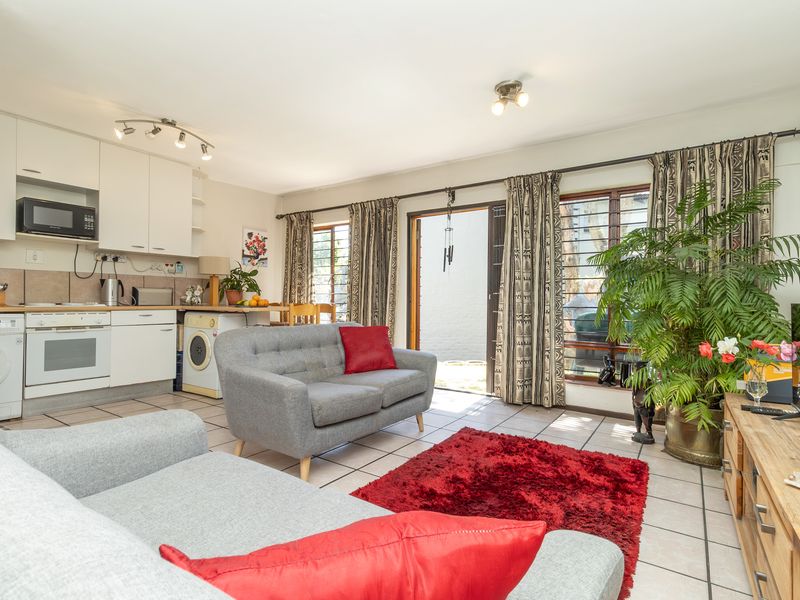 Stunning 1-bedroom apartment in Paulshof, Sandton—modern living with convenience and style awaits! - Photo 2