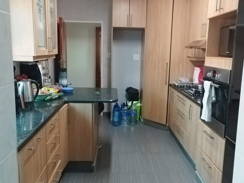 Spacious 4-Bed Family Home to Rent in Strand – Pet Friendly! - Photo 7