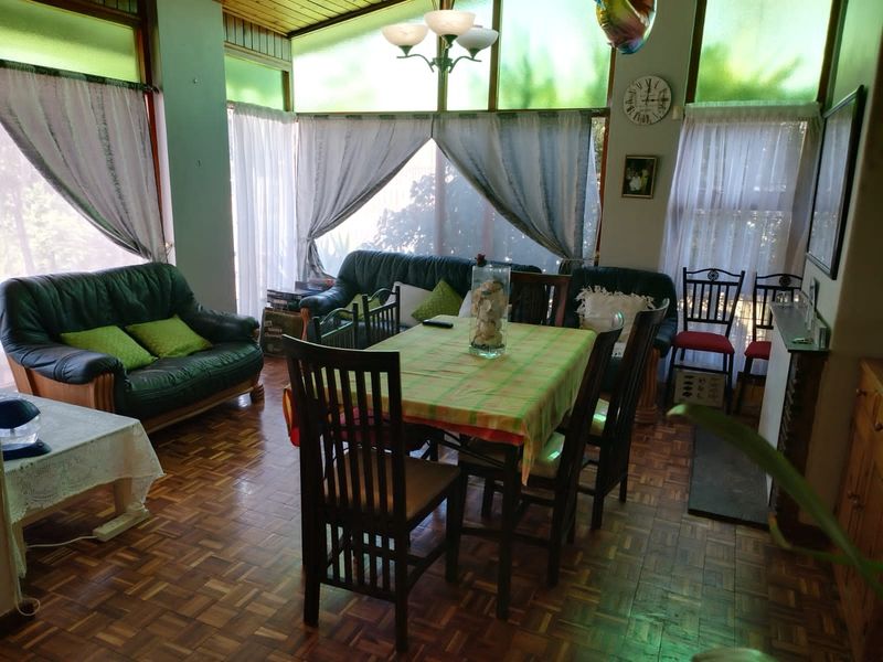 Spacious 4-Bed Family Home to Rent in Strand – Pet Friendly! - Photo 3