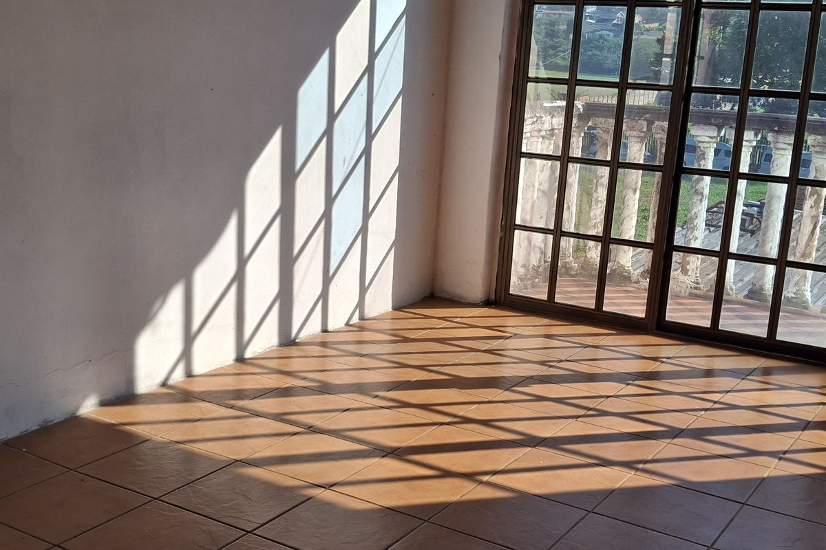 5 Bedroom home - Photo 3