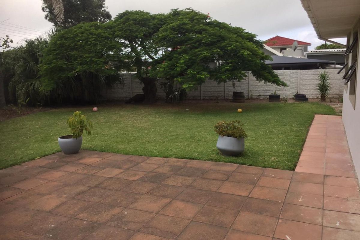 Elegant Family Living in the Heart of Beacon Bay - available 1st July 2026 - Photo 5