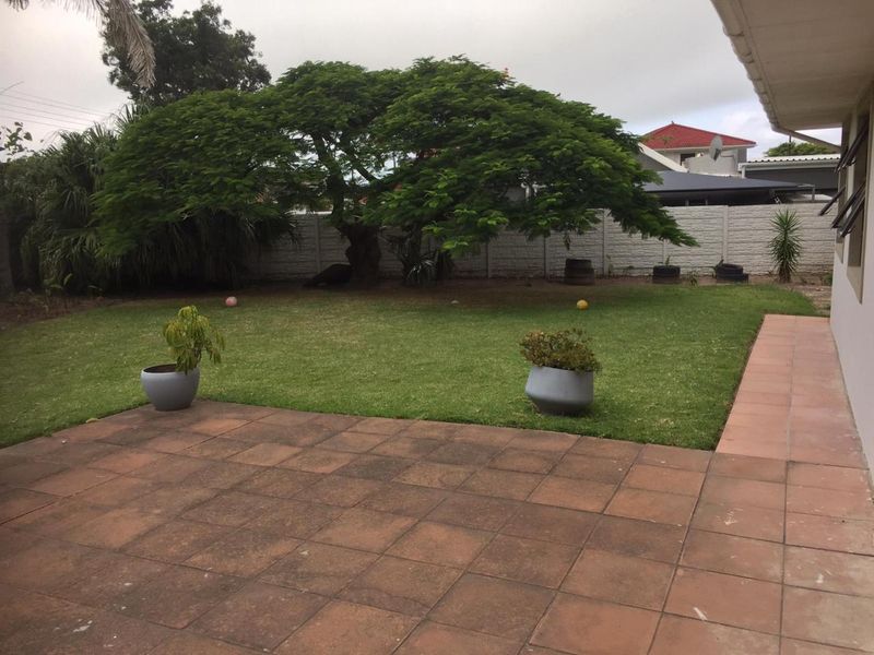 Elegant Family Living in the Heart of Beacon Bay - available 1st July 2026 - Photo 5