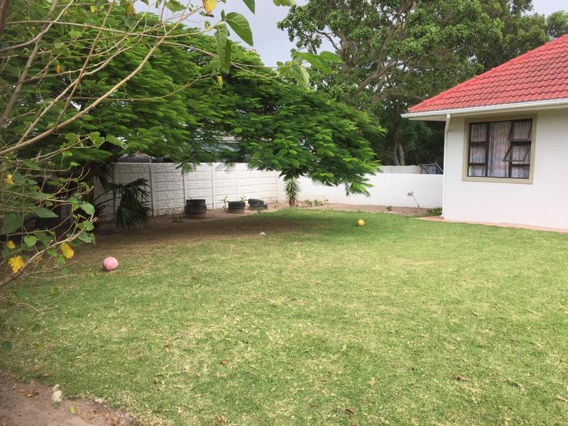 Elegant Family Living in the Heart of Beacon Bay - available 1st July 2026 - Photo 4