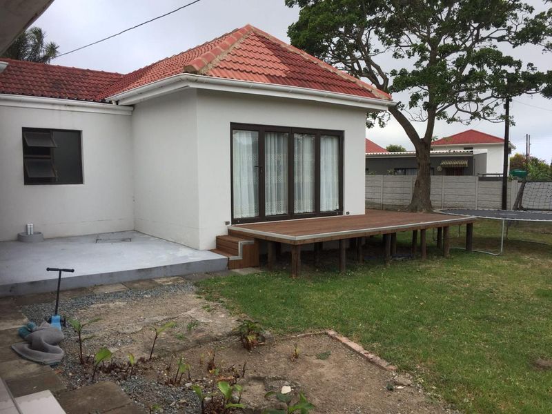 Elegant Family Living in the Heart of Beacon Bay - available 1st July 2026 - Photo 8