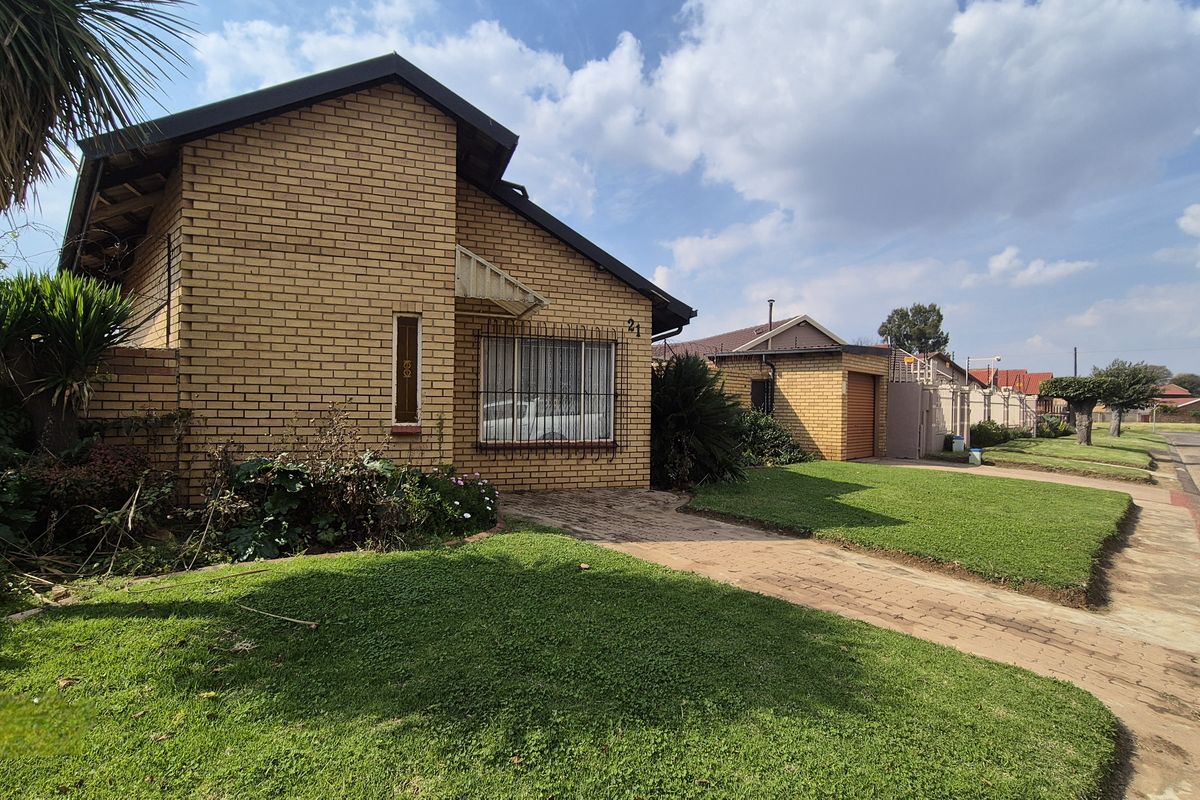 Family home In Bakerton - Photo 2