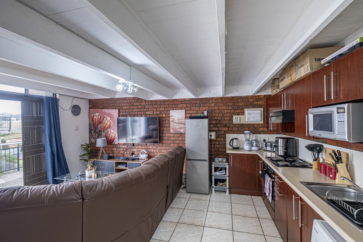 PERFECT INVESTMENT LOFT APARTMENT - Photo 5