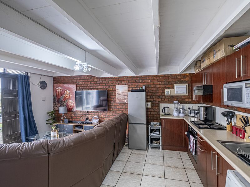 PERFECT INVESTMENT LOFT APARTMENT - Photo 5