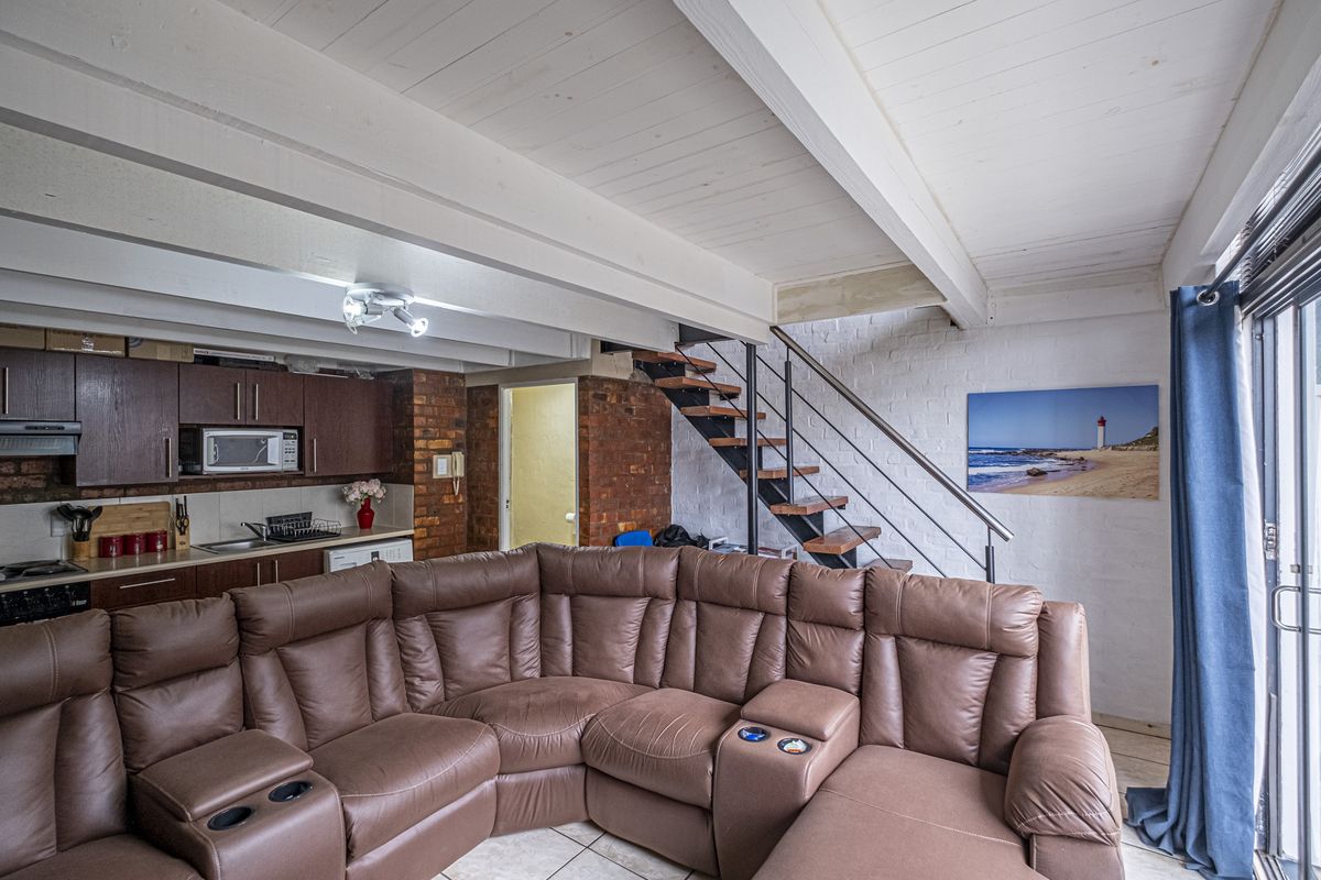PERFECT INVESTMENT LOFT APARTMENT - Photo 2
