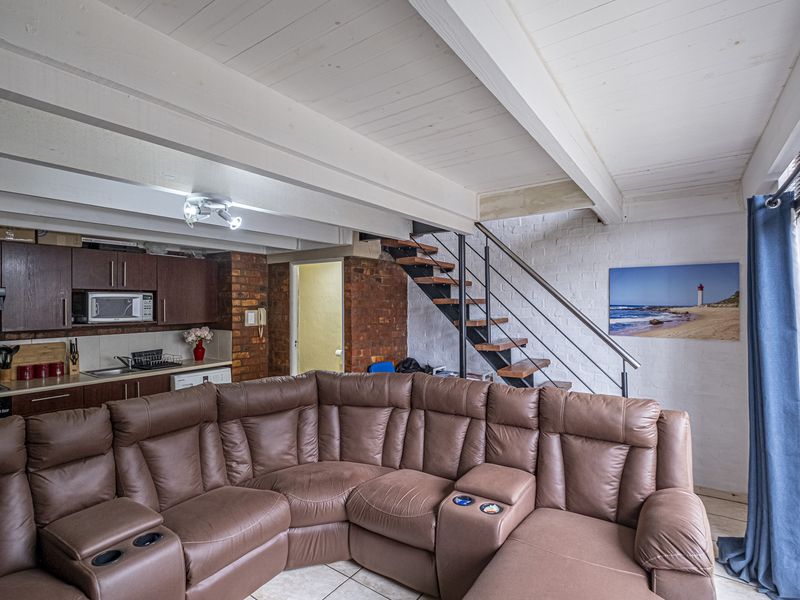 PERFECT INVESTMENT LOFT APARTMENT - Photo 2