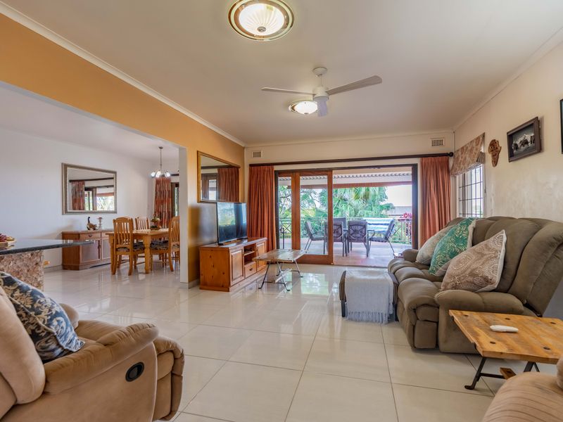 Pristine, Polished and Ready to Impress! Modern Luxury Auction In Prime Cowies Hill - Photo 9
