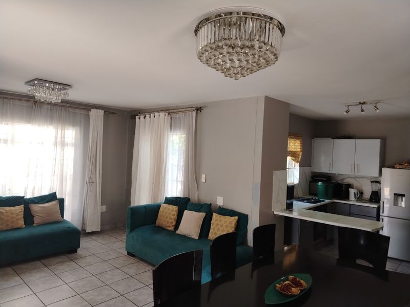 Townhouse Rental Monthly In Brakpan - Photo 2
