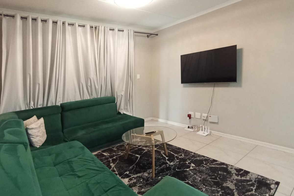 Modern 2 Bed, 1 Bath Unit for Sale in heart of Noordhang - Photo 4