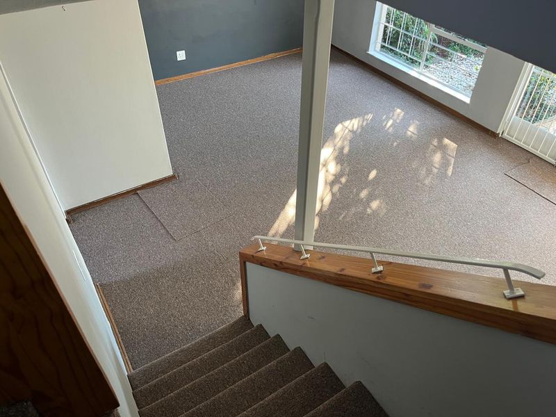 Lovely and Neat 2 Bedroom Townhouse with Private Garden - Photo 8