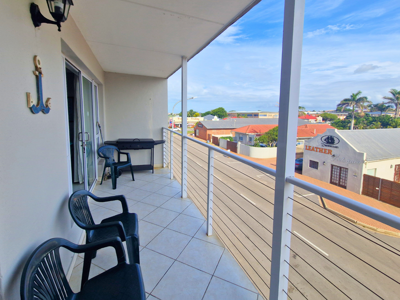 Modern Coastal Apartment Just Steps from the Beach - Photo 8
