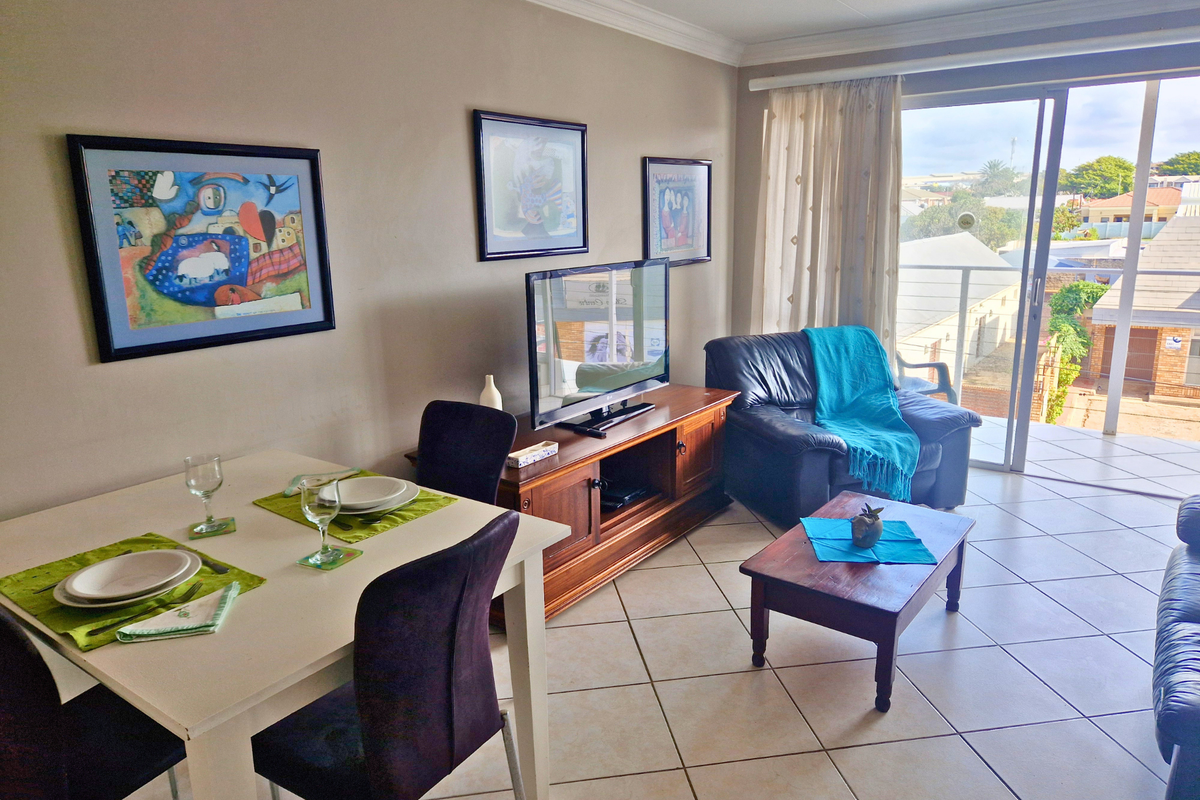 Modern Coastal Apartment Just Steps from the Beach - Photo 3
