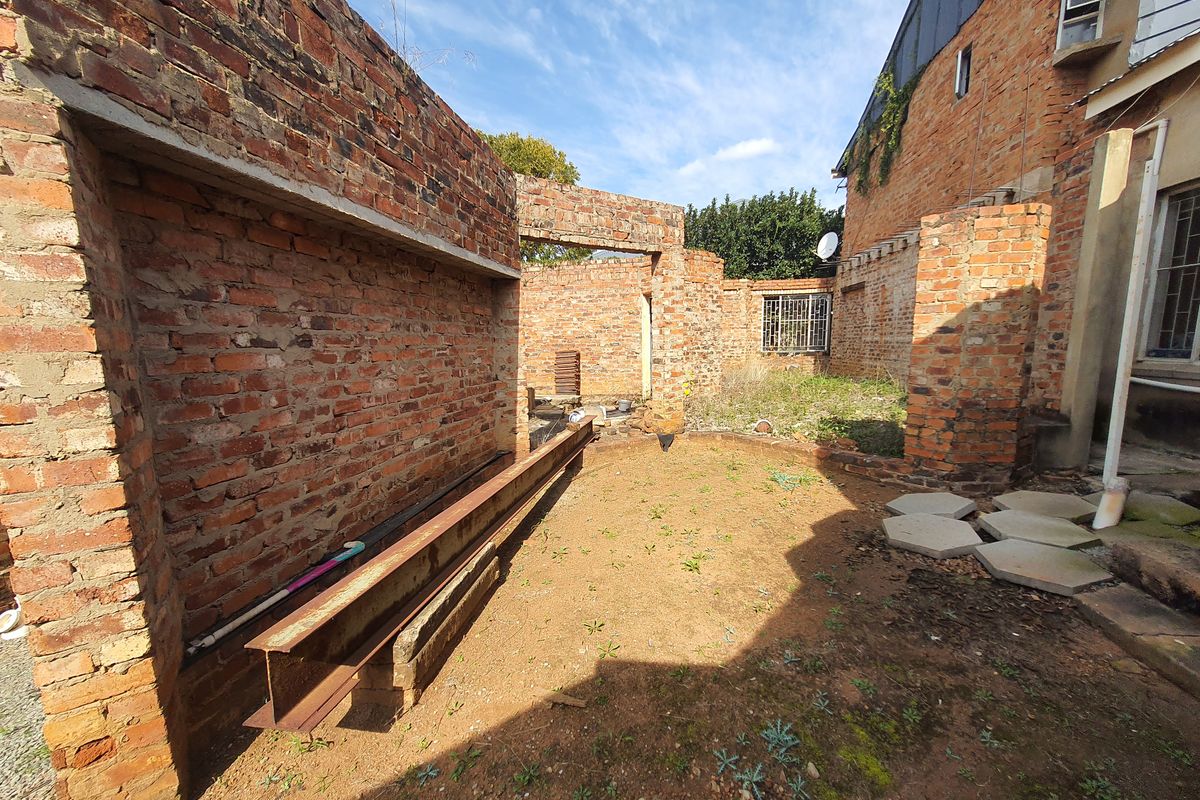 Prime Commercial Investment with Residential Income & Expansion Potential - Photo 5