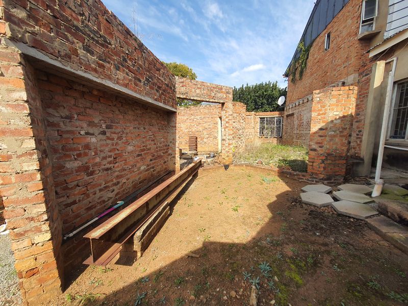 Prime Commercial Investment with Residential Income & Expansion Potential - Photo 5