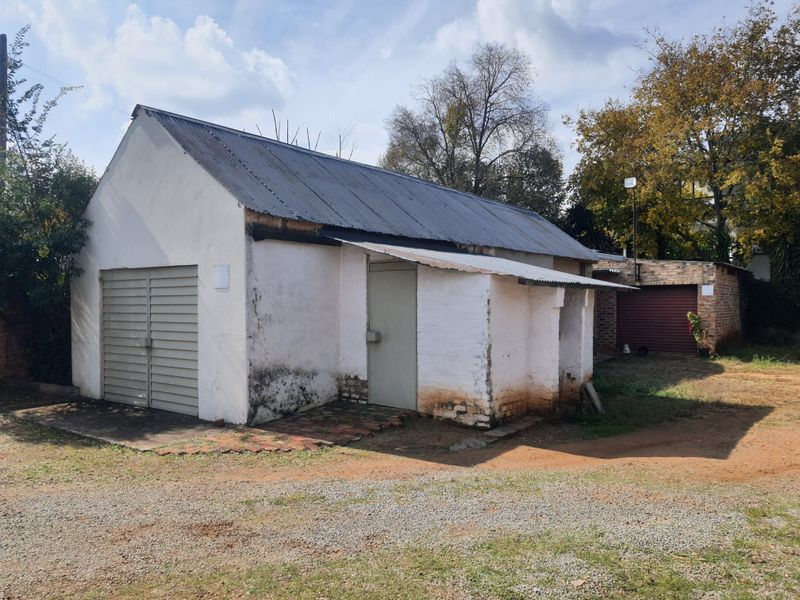 Prime Commercial Investment with Residential Income & Expansion Potential - Photo 6