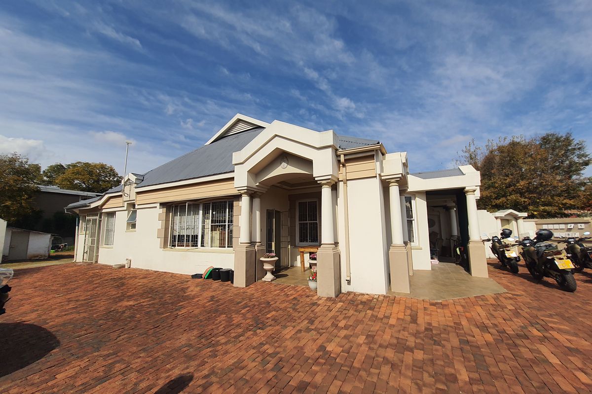Prime Commercial Investment with Residential Income & Expansion Potential - Photo 2